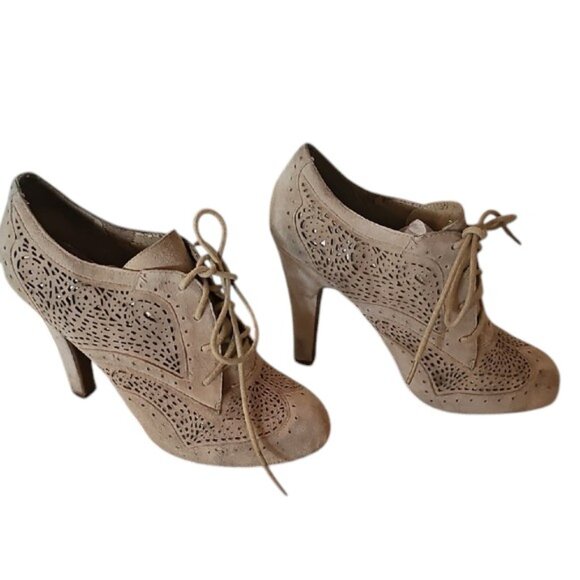 Gianni Bini Tan Lace Up Booties with Perforated Design high heel 7.5M - Picture 1 of 13